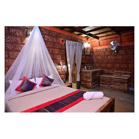 The Horse & Chariot Hotell Madikeri Exteriör bild