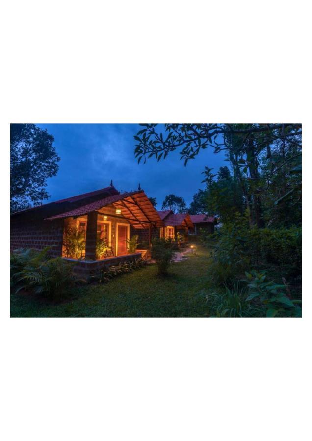 The Horse & Chariot Hotell Madikeri Exteriör bild