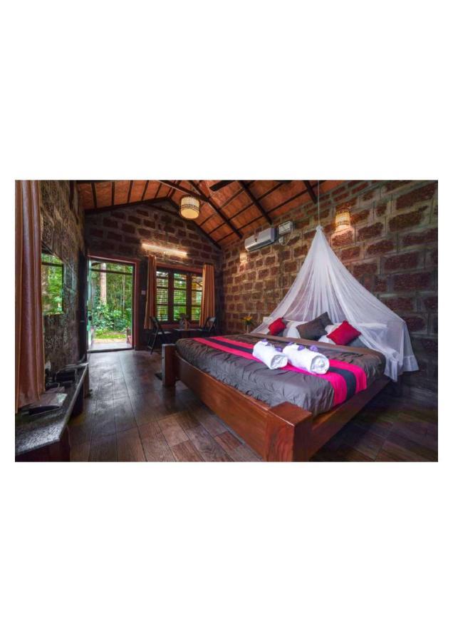 The Horse & Chariot Hotell Madikeri Exteriör bild